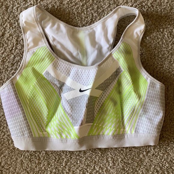 Bundle of 3 Nike sports bras - Picture 7 of 15
